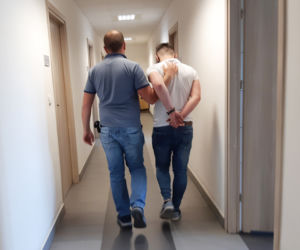Kradł przesyłki, zamiast ubrań wysyłał chleb tostowy