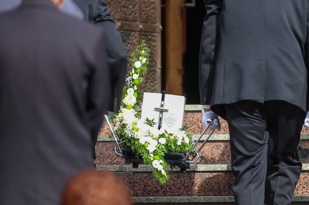 Ostatnie pożegnanie rodziny, która zginęła w tragicznym wypadku na A1. Morze łez