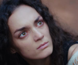 Dziedzictwo, odcinek 890: Trucizna więzi Nanę i Nazli, a Ayse i Ferit starają się o dobre relacje - wszystko dla Dogi