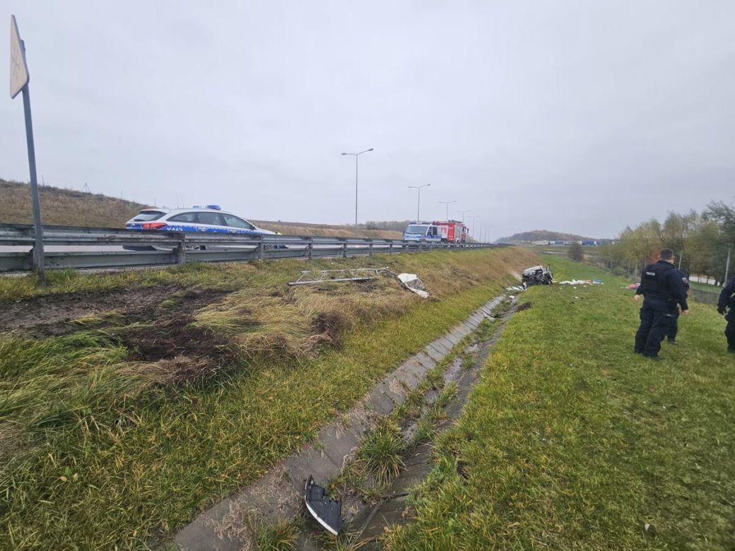 Dwie osoby prawie spłonęły żywcem. Makabryczny wypadek na autostradzie A4