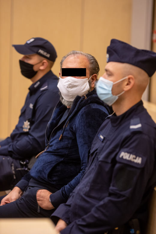 Hoss udawał kobietę oszukując emerytów