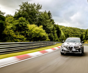 Alfa Romeo Stelvio Quadrifoglio na torze Nurburgring