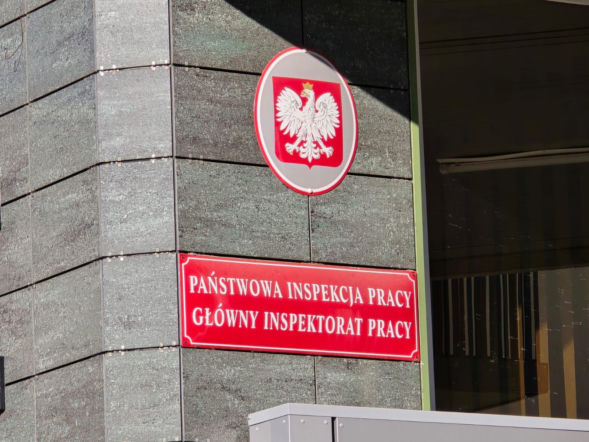 Koniec fikcyjnych zleceń i B2B? Inspektorzy pracy sprawdzają firmy