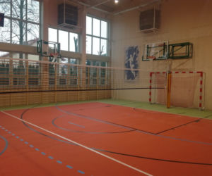 Jak wygląda rozbudowana część Szkoły Podstawowej w miejscowości Dąbrówka Stany przed zakupem wyposażenia?