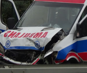 Tragiczny wypadek karetki, która wiozła zakażonego
