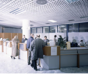 Warszawa z lat 90. Nie uwierzysz, że tak wyglądała stolica 25 lat temu	