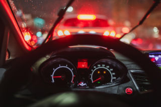 Kierowcy są wprowadzani w błąd. ITS bije na alarm. Opublikowali wyniki najnowszych badań