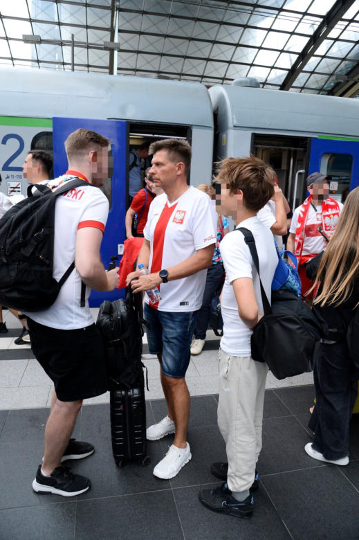 Ryszard Petru z ukochaną przyjechali na mecz Polaków