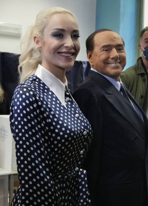 Silvio Berlusconi z kobietami