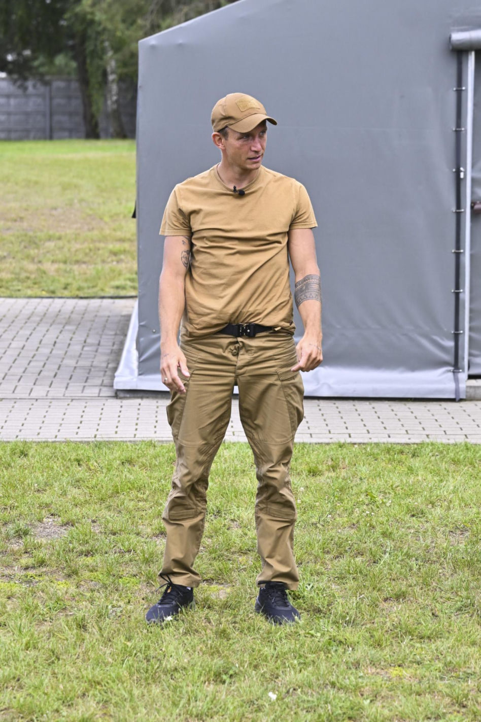 To Kuba Rzeźniczak trzyma przy pryczy w "Nasi w mundurach"