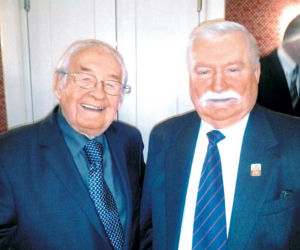 Wałęsa między pierwszymi damami