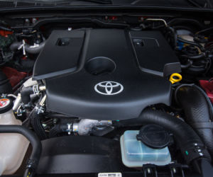 Toyota Hilux 2.4 D-4D 150 KM 4x4 AT6 Selection 50