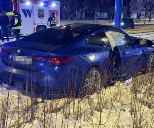 Warszawa: Tramwaje skierowane na objazdy! Zdarzenie z udziałem BMW
