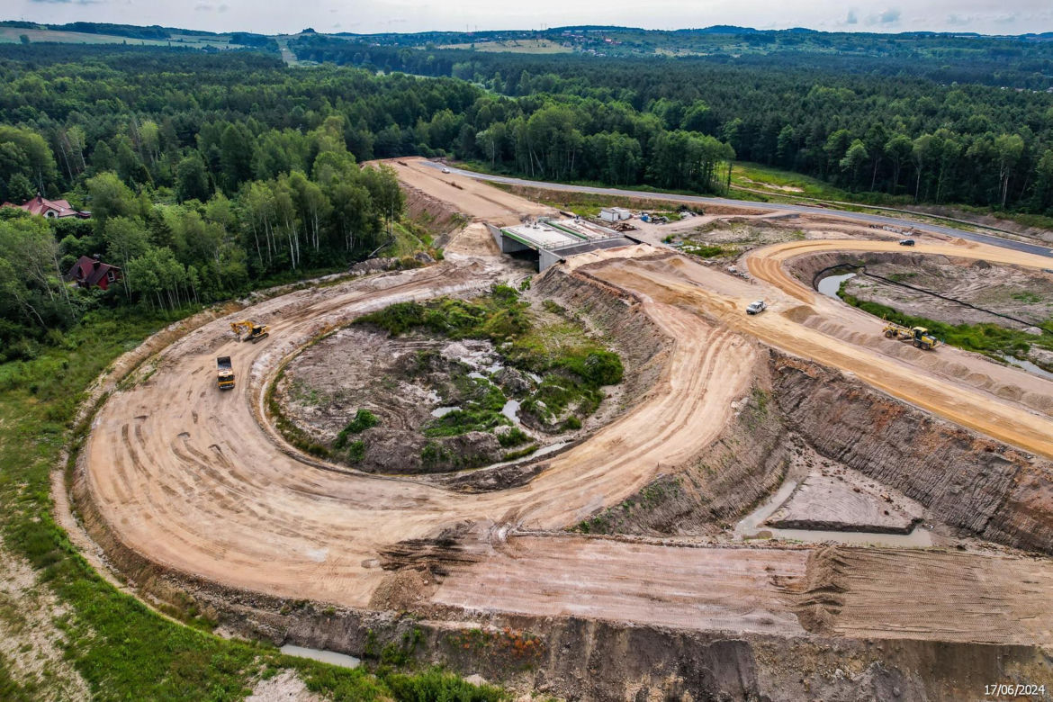 Plac budowy pierwszej części obwodnicy Zawiercia i Poręby w czerwcu 2024 r.
