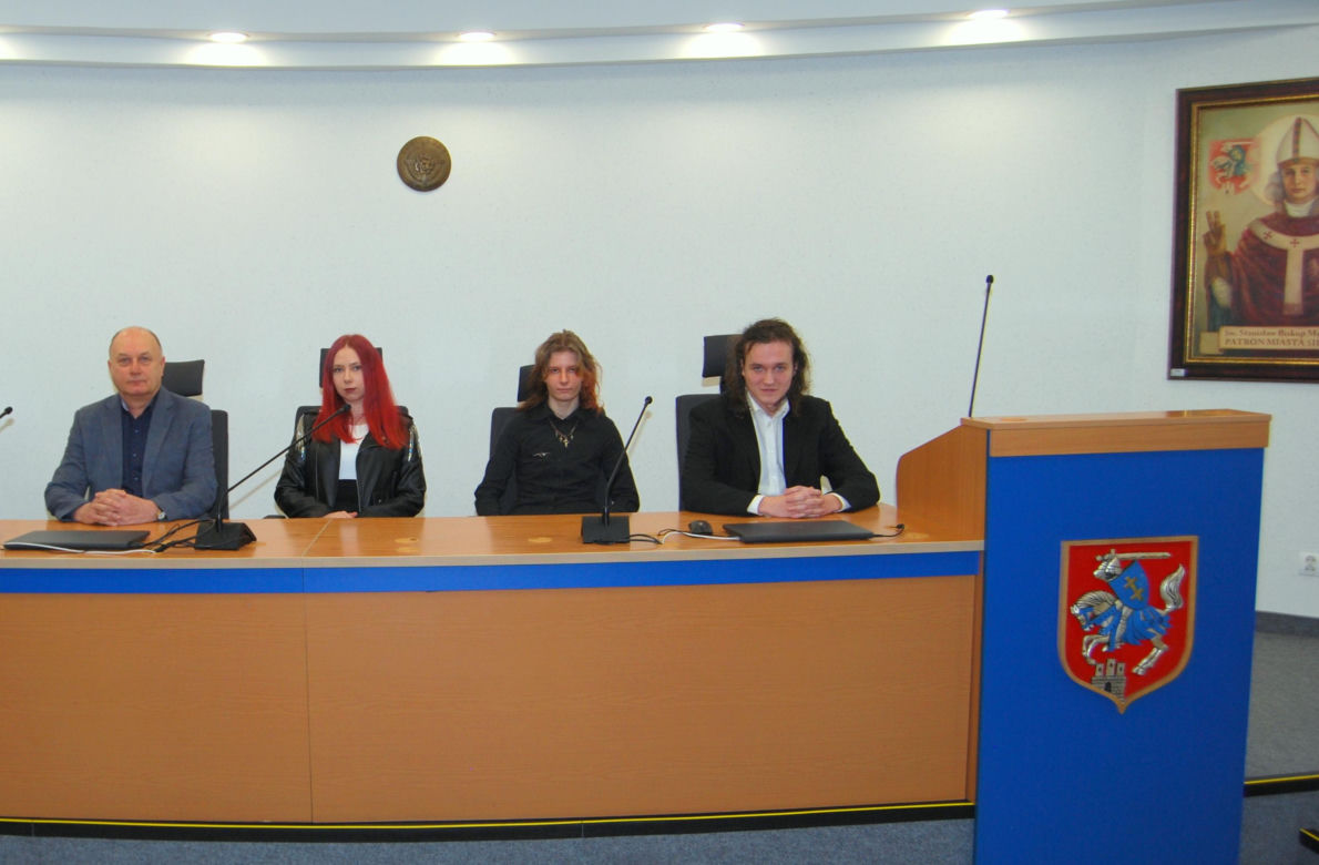 Młodzież z CKU w Siedlcach debatowała o radości w życiu nastolatka