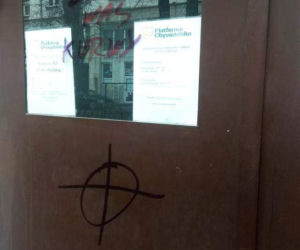 Fala ataków na biuro poselskie PO i siedzibę OMZRiK