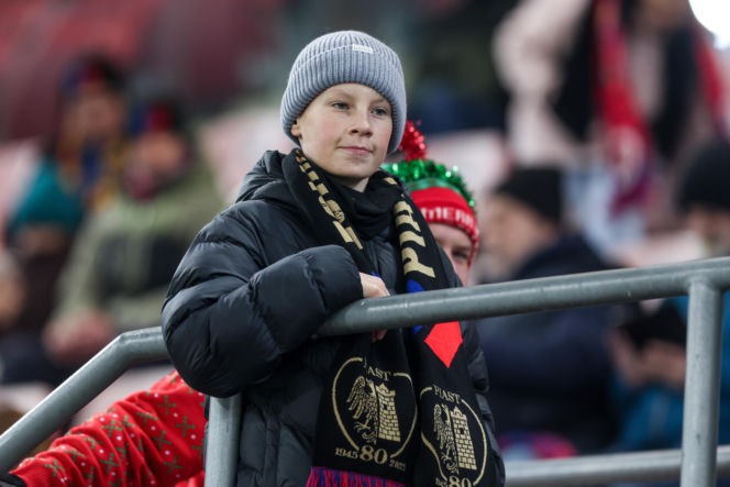 Mecz Piast Gliwice - Legia Warszawa. Kibice na stadionie