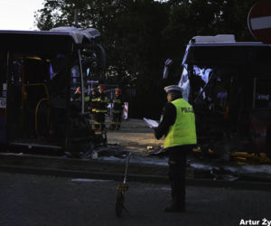 Czołówka dwóch autobusów! Są ranni