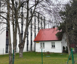 Dom przy ul. Jutrzenka 4 w Krakowie i sąsiedni akademik