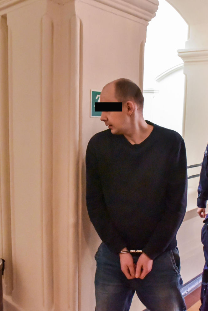 „Pan Frytka” i jego kolega stanęli przed sądem za brutalny gwałt w Toruniu