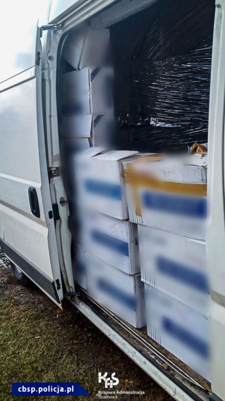 CBŚP i KAS zlikwidowali magazyn z nielegalnymi papierosami