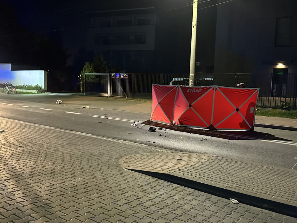 Koszmarny wypadek po Piasecznem. Motocyklista wbił się w samochód