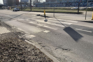 Stan lubelskich dróg w ogniu krytyki. Radni alarmują, że nawierzchnia pozostawia wiele do życzenia i zagraża bezpieczeństwu