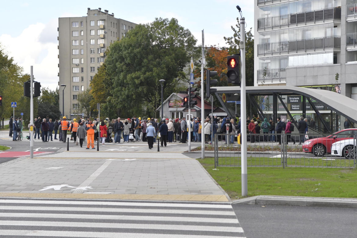 Metro pojechało na Targówek. Tak wyglądało otwarcie nowych stacji