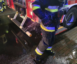 Grębocice. Pies uratował swojego właściciela przed pożarem [ZDJĘCIA]