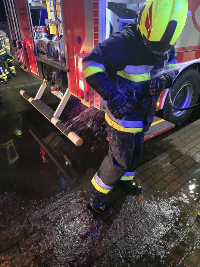 Grębocice. Pies uratował swojego właściciela przed pożarem [ZDJĘCIA]