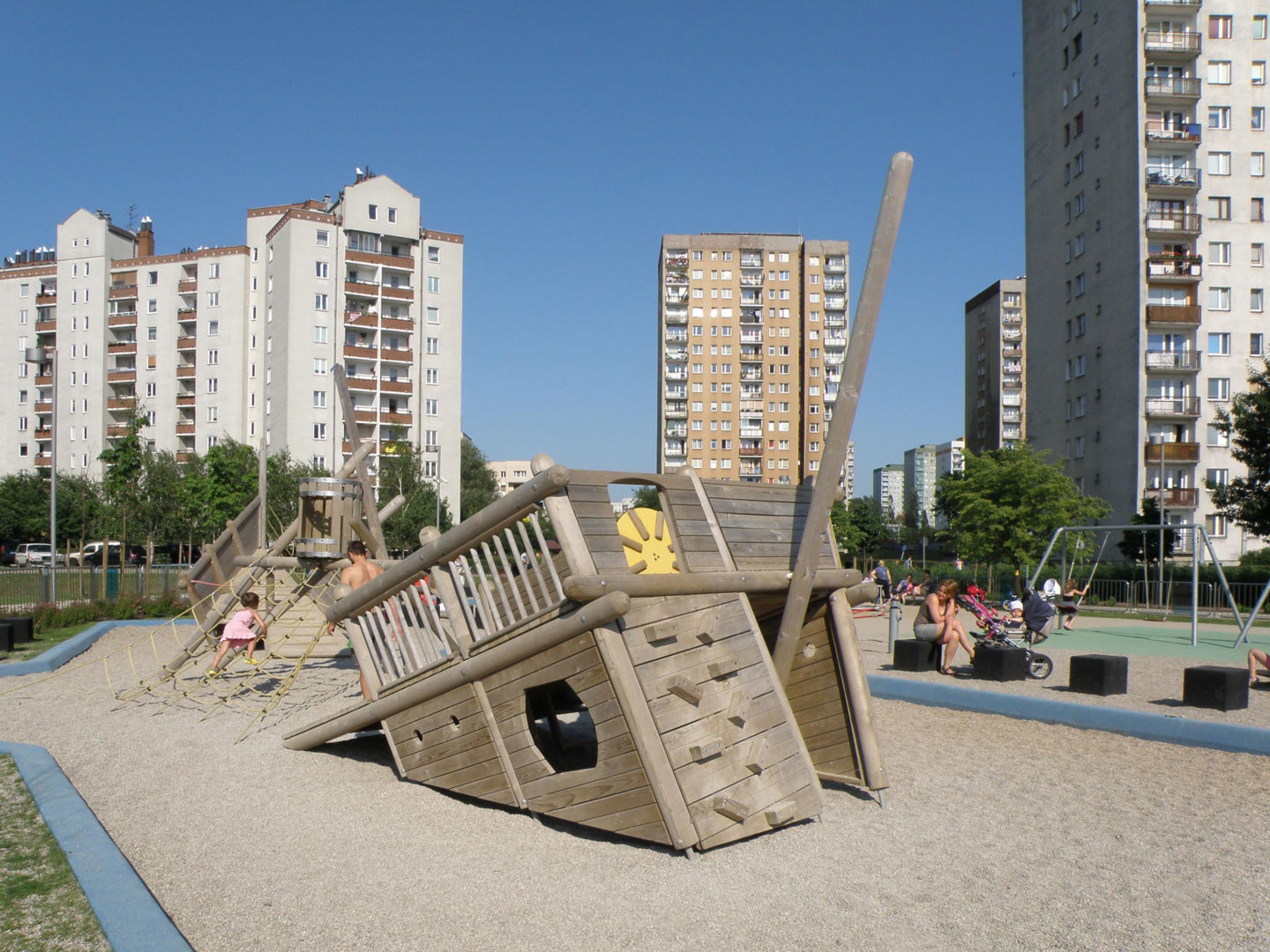 Plac zabaw w Parku nad Balatonem w Warszawie