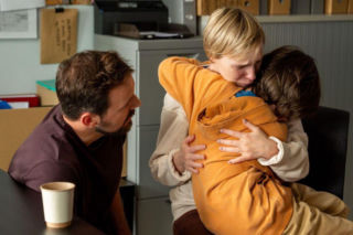 Barwy szczęścia odc. 3276. Sonia (Weronika Nockowska), Marcin Kodur (Oskar Stoczyński), Mateuszek (Filip Kowalewicz)