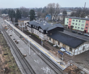 Kiedy pasażerowie pociągów skorzystają z zabytkowego dworca w Ciechocinku? Linia kolejowa już otwarta