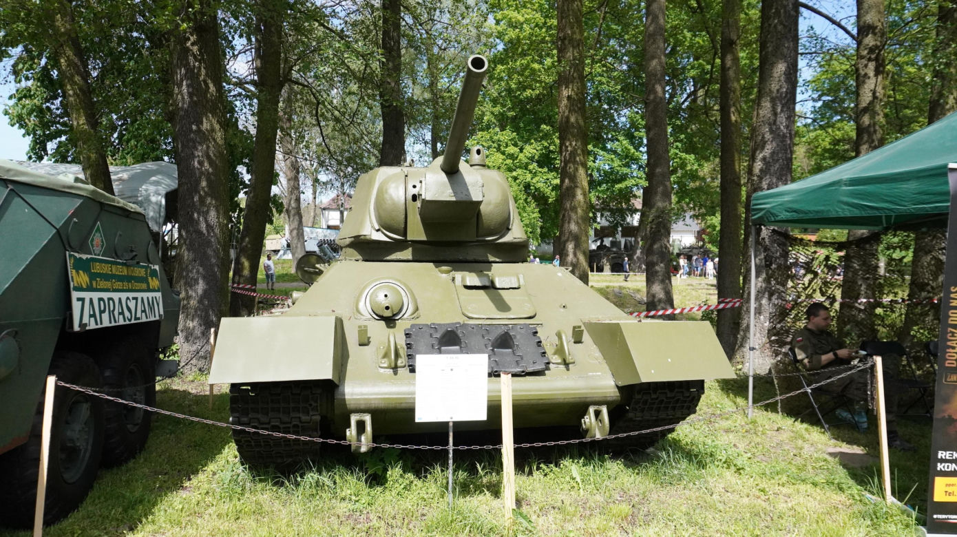 Piknik modelarski 2024 w Lubuskim Muzeum Wojskowym w Drzonowie