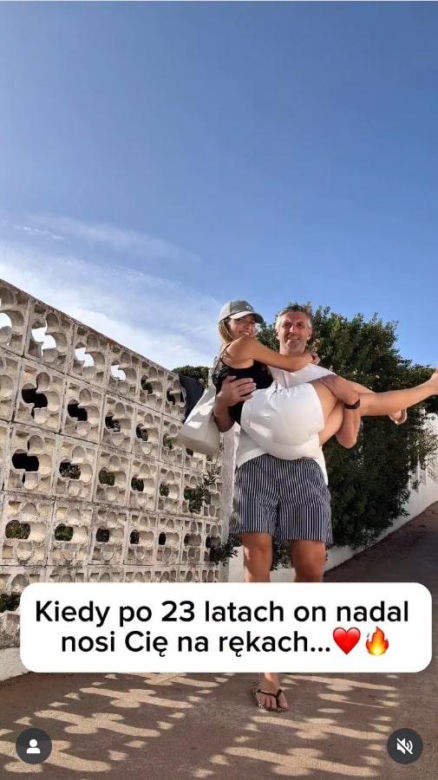 Dowbor nosi Koroniewską na rękach. Gwiazda zrobiła sobie kuku!