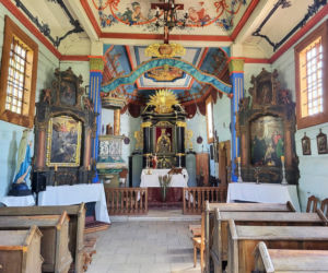 Tokarnia. Sercem i najbardziej widowiskowym punktem muzeum jest modrzewiowy kościół z Rogowa