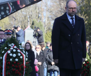 Obchody 16. rocznicy katastrofy smoleńskiej. Powązki