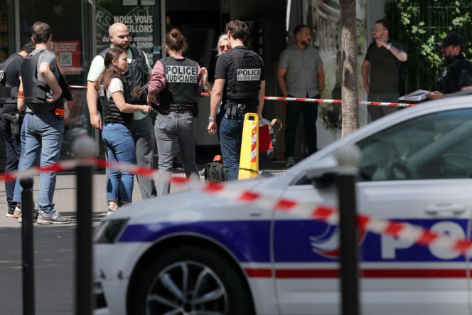 Krwawy atak w centrum Paryża. Nożownik rzucił się na kobiety, wszystko nagrała kamera