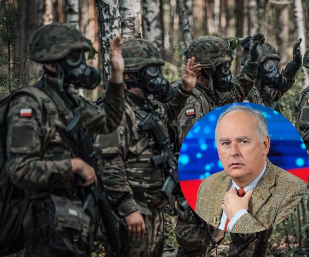 Żołnierze w maskach przeciwgazowych w lesie. Obok na miniaturze wiceszef MON Paweł Zalewski. O poborze w SE Polityka.