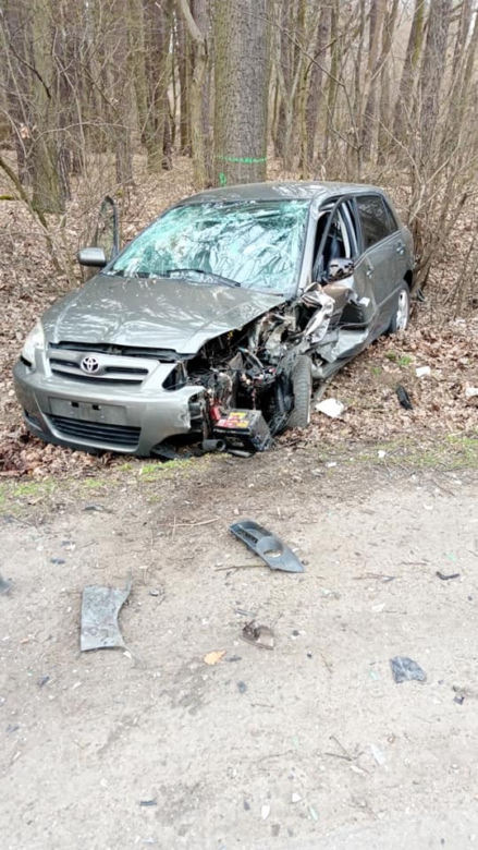 Groza na drodze. Trzy osoby ranne po czołówce w Łącku. W akcji śmigłowiec LPR
