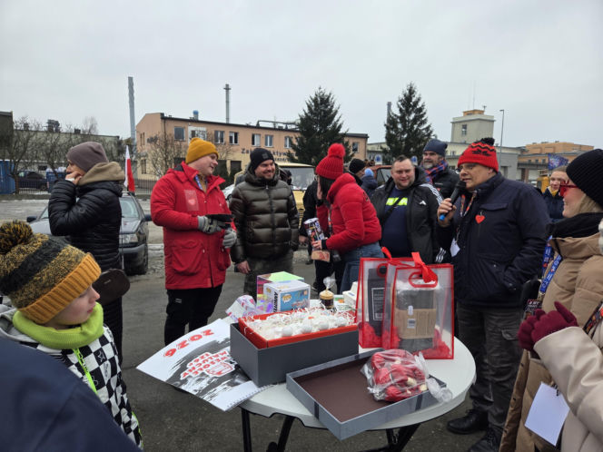 Retro Karawana WOŚP w Bydgoszczy ruszyła po raz ósmy. Ponad 19 tys. zł dla dzieci