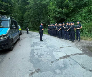 Tragedia w Borkowie. Nie żyje kobieta, policja prowadzi poszukiwania jej męża