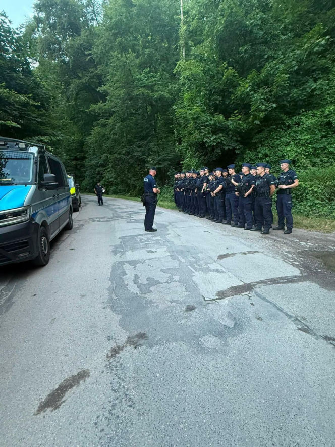 Tragedia w Borkowie. Nie żyje kobieta, policja prowadzi poszukiwania jej męża