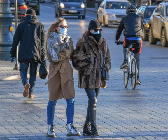 Śmiertelna epidemia zapalenia opon mózgowych w Wielkiej Brytanii. Zmarły dwie młode osoby