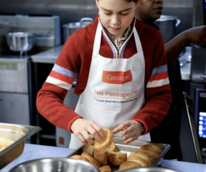 Książę George pomaga tacie