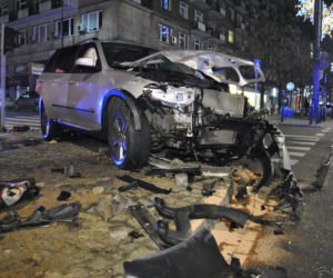 Zderzenie BMW z taksówką na Marszałkowskiej