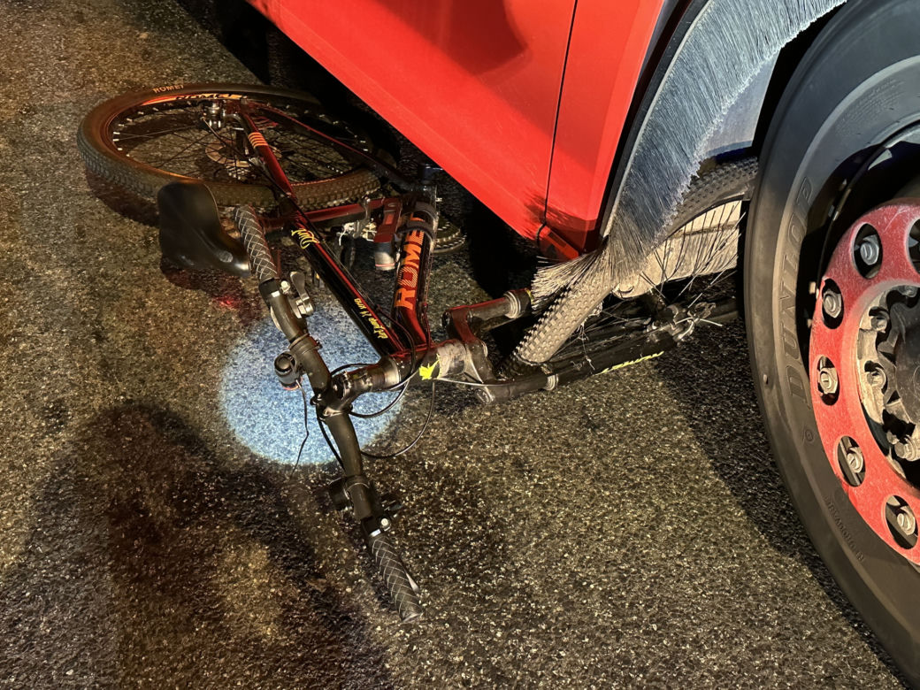 Autobus miejski huknął w 9-latka na rowerze. Chłopiec trafił do szpitala