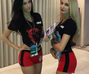 Hostessy i cosplay'e na IEM 2016