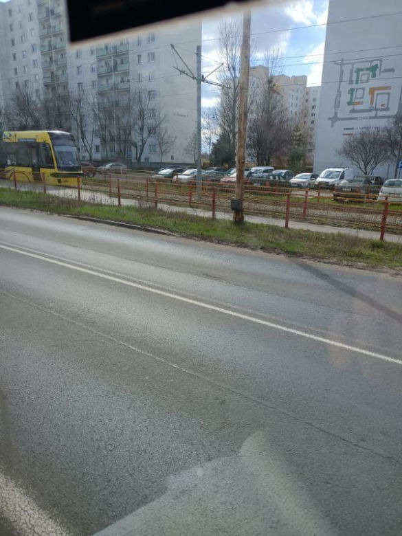 Tramwaj wypadł z szyn. Niebezpiecznie w Toruniu