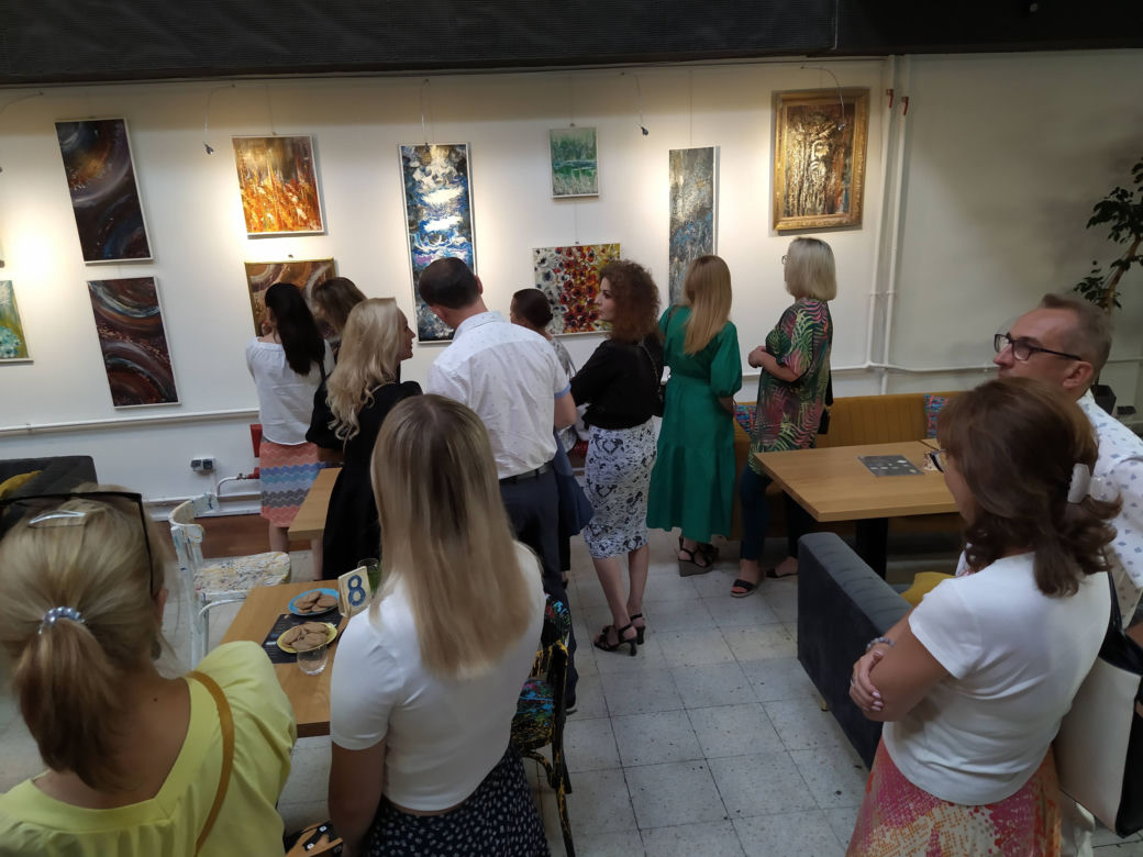 Fotorelacja z wernisażu wystawy prac malarskich Tomasza Stańczuka w Cafe Fryderyk Siedlce